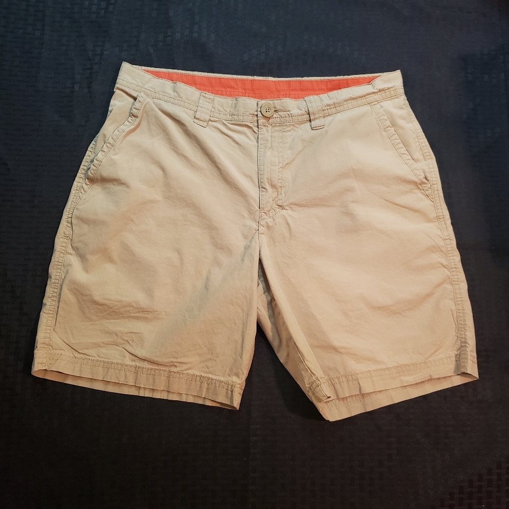 Columbia Flat Front Khaki Tan Shorts size 32